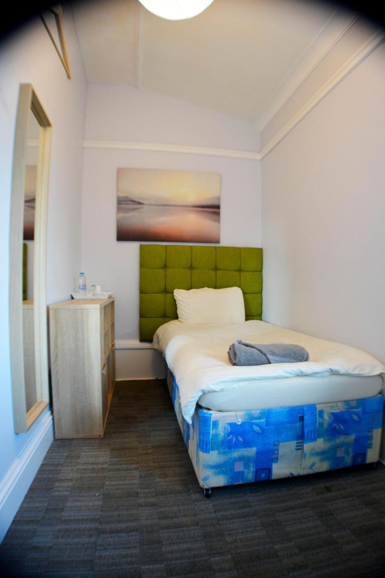 Gorton Mount Hotel 맨체스터 객실 사진